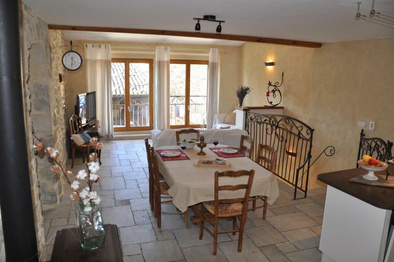 Gites Du Chateau D'Alencon Le Pegue Ngoại thất bức ảnh