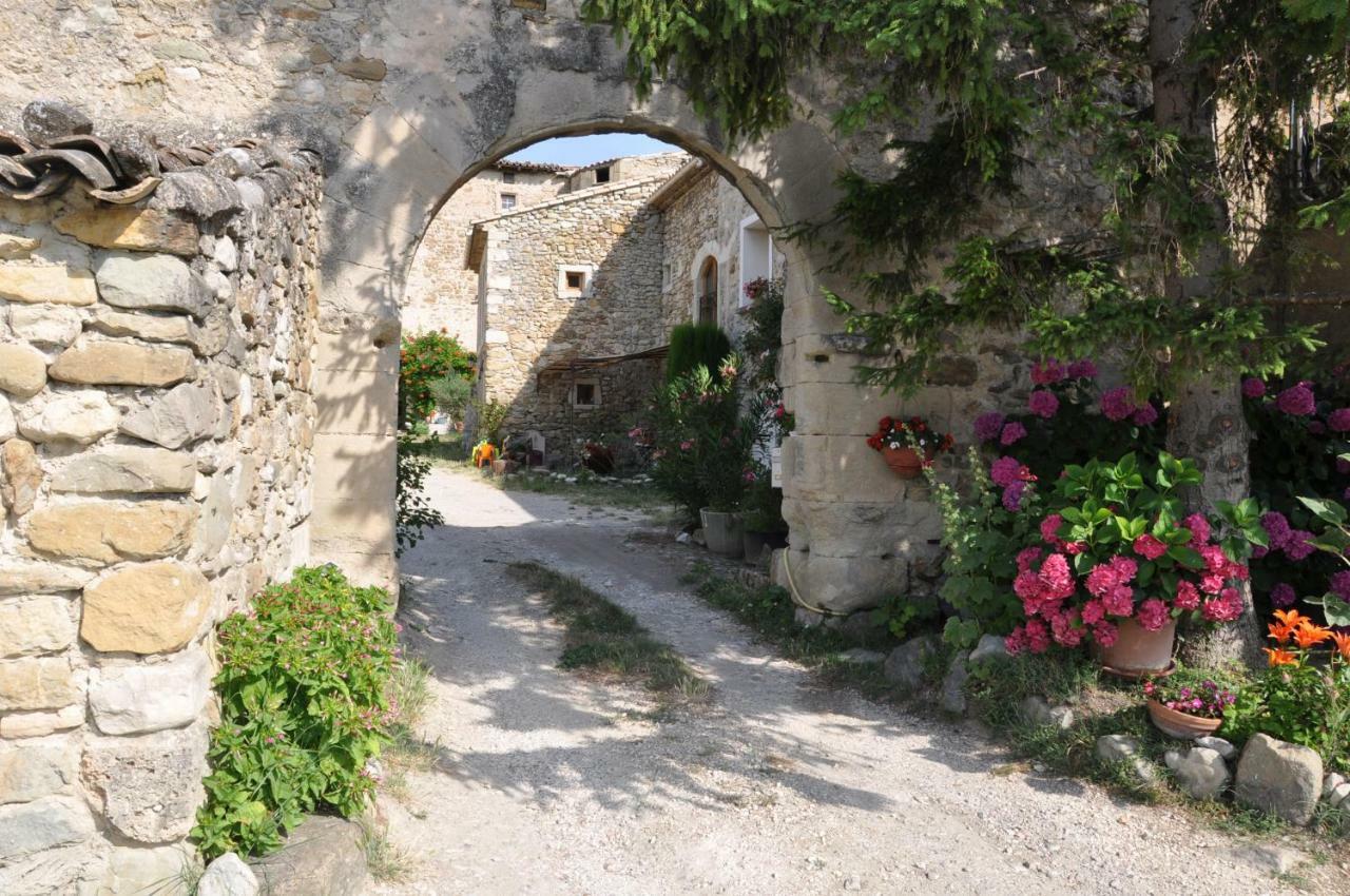 Gites Du Chateau D'Alencon Le Pegue Ngoại thất bức ảnh